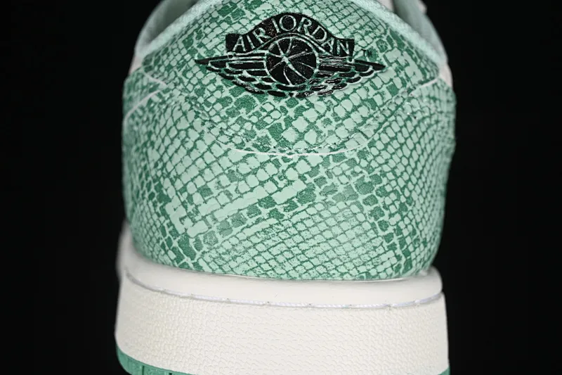 All Categories Air Jordan Jordan Series Basketball Shoes Air Jordan 1 Low Air Jordan 1 Low OG AJ1 Joe 1 Year of the Snake Limited Green Snake Low-top Retro Basketball Shoes HF3144-100